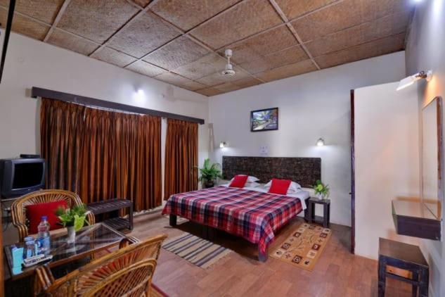 Golbro Tiger View Resort Tala  Exterior photo